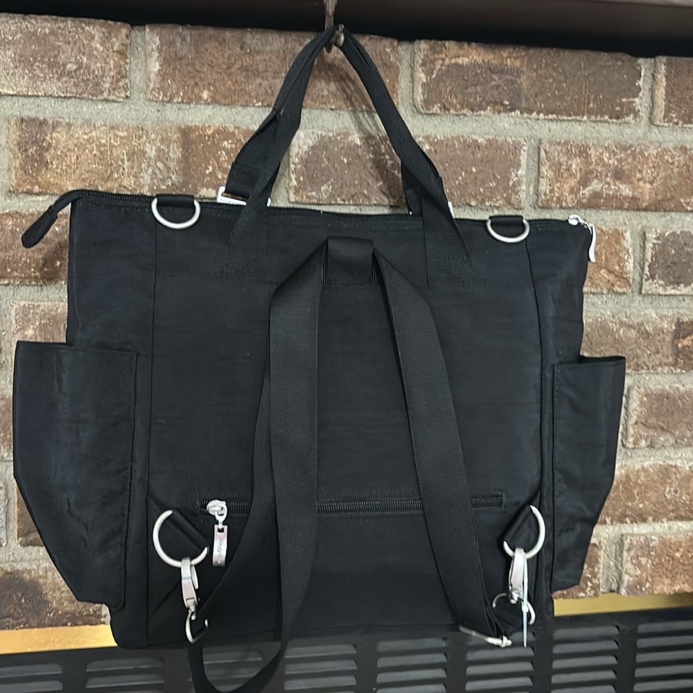 Baggallini Black Convertible Backpack Crossbody Bag Unisex NWOT - Picture 4 of 16